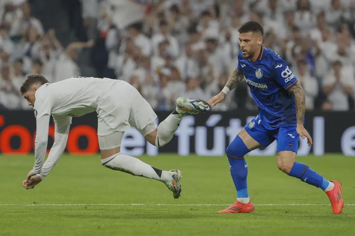 开云下载网址-西甲前瞻|皇马1-2赫塔菲：残阵出击，恐遭滑铁卢