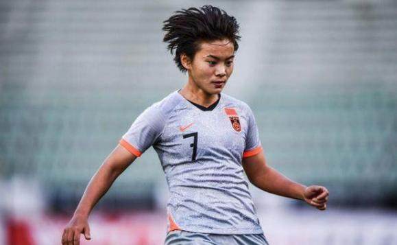 时隔518天王霜再为女足破门 PK池笑然先进球为敬